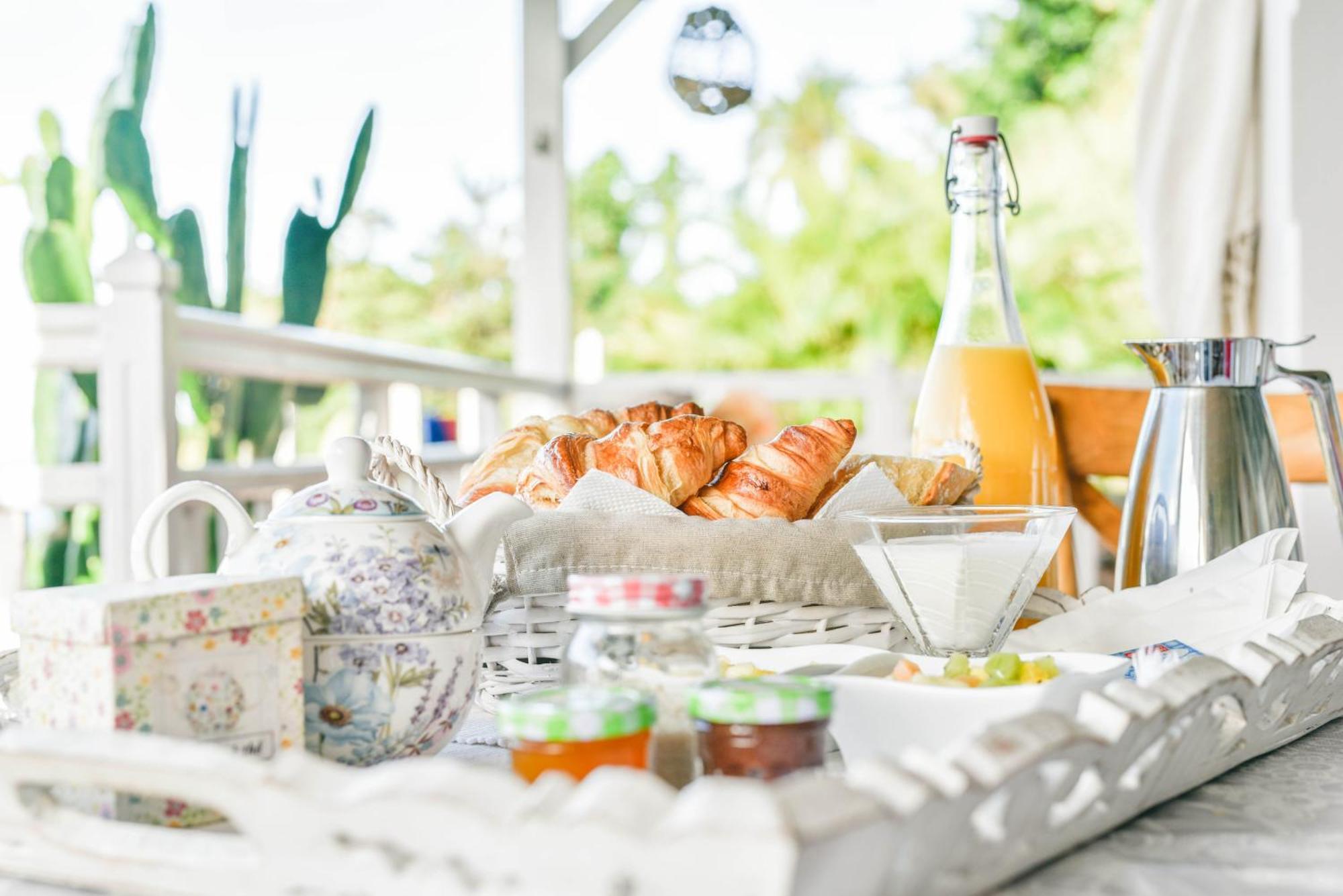 Beausejour Guest House Pointe-Noire Ngoại thất bức ảnh